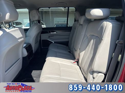 Used 2023 Jeep Wagoneer Series III w/ Convenience Group I AWD/4WD image 19