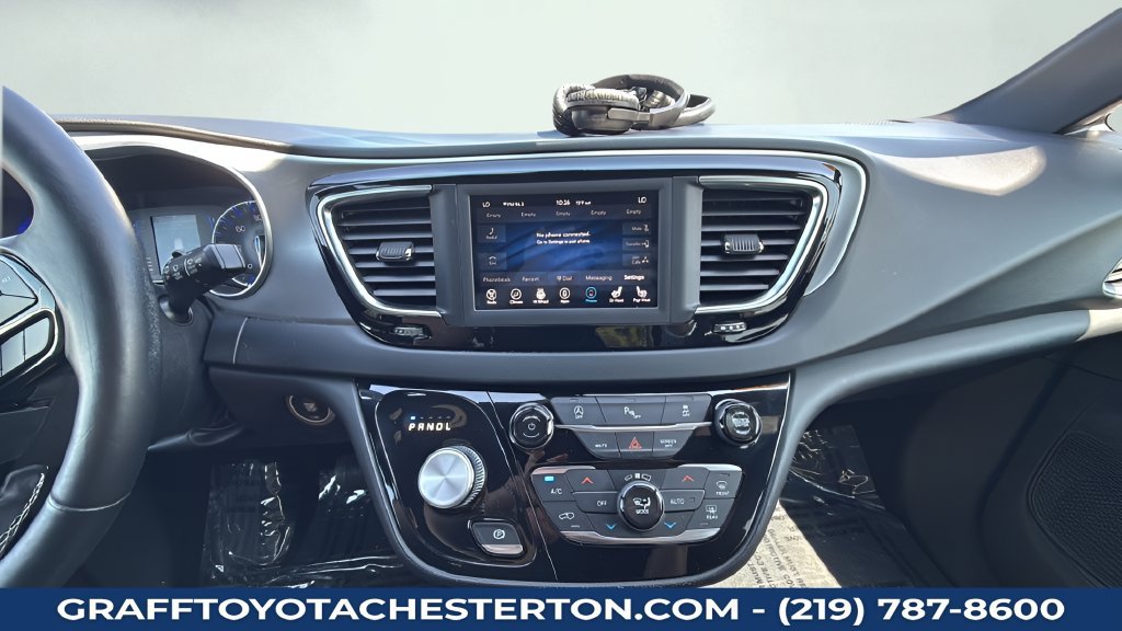 Used 2019 Chrysler Pacifica Touring Plus w/ S Appearance Package FWD image 19