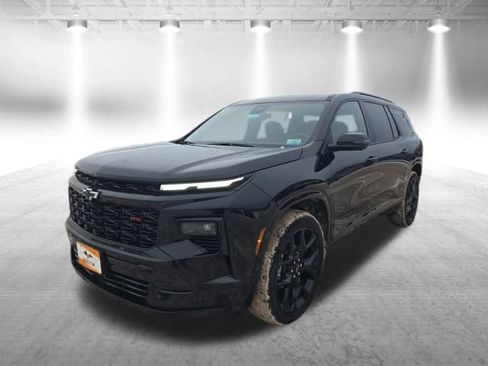 Used 2025 Chevrolet Traverse RS image 5