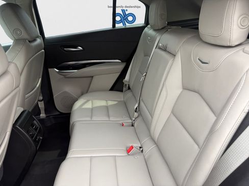 Used 2023 Cadillac XT4 Luxury AWD/4WD image 17