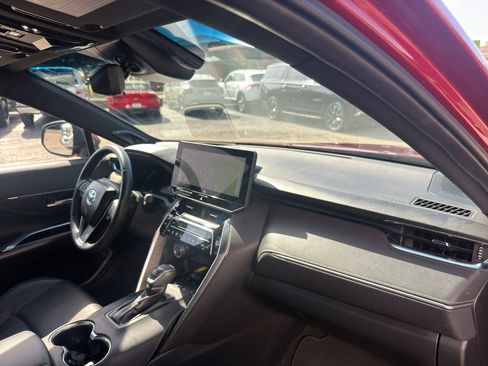 Used 2023 Toyota Venza Limited AWD/4WD image 12