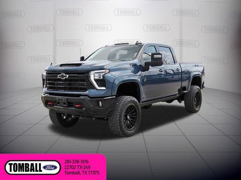 Used 2025 Chevrolet Silverado 2500 LTZ w/ Trail Boss Package AWD/4WD image 3