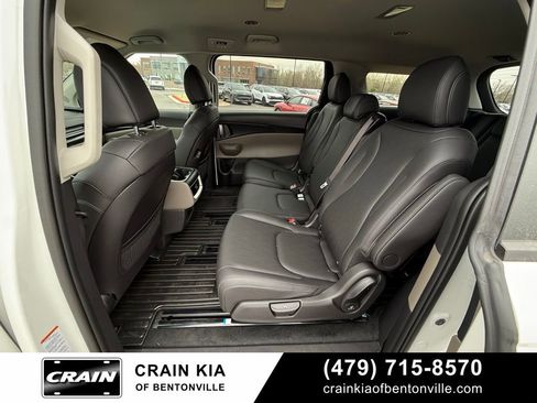 New 2026 Kia Carnival FWD image 26