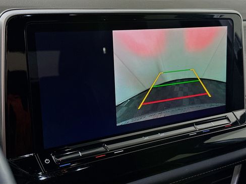 Used 2025 Volkswagen Atlas Cross Sport SE image 21