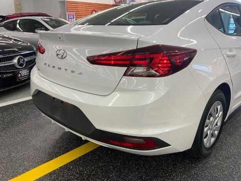 Used 2019 Hyundai Elantra SE FWD image 38