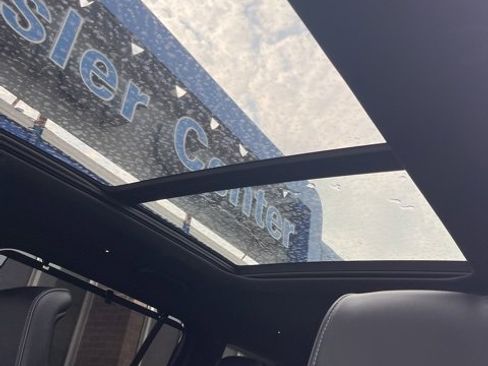 Used 2024 Jeep Grand Cherokee L Overland w/ Luxury Tech Group IV image 19