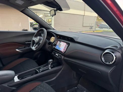Used 2024 Nissan Kicks SR image 19