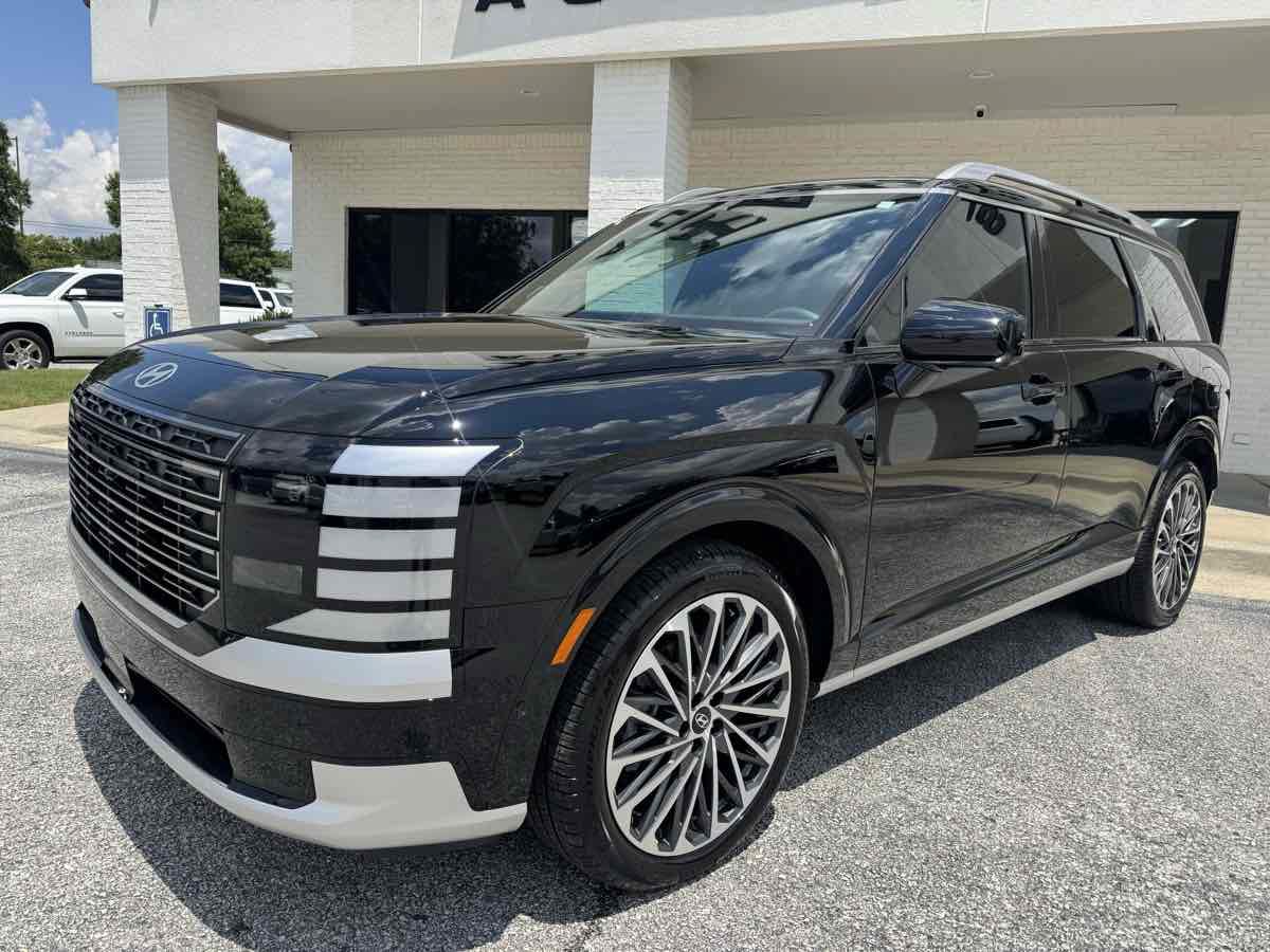 Used 2026 Hyundai Palisade Calligraphy AWD/4WD image 2