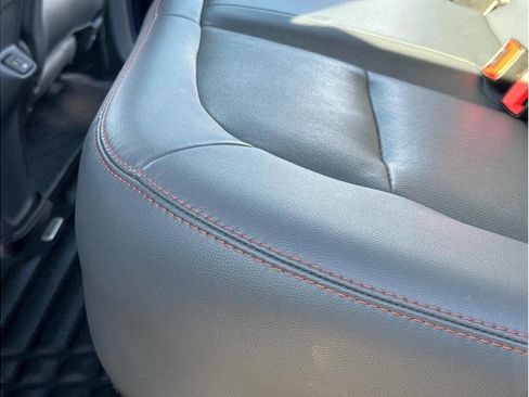 Used 2019 Chevrolet Bolt Premier w/ Infotainment Package image 24