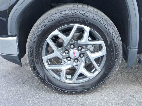 Used 2023 GMC Sierra 1500 SLT w/ SLT Premium Package AWD/4WD image 11