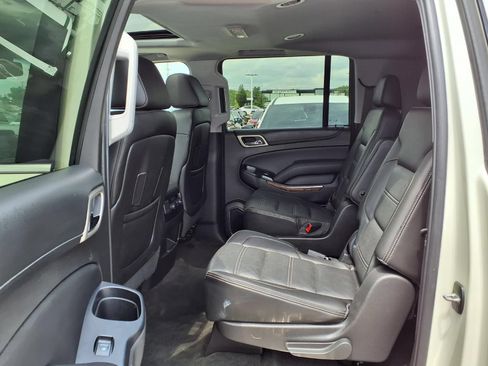 Used 2015 GMC Yukon XL Denali w/ Premium Package AWD/4WD image 9