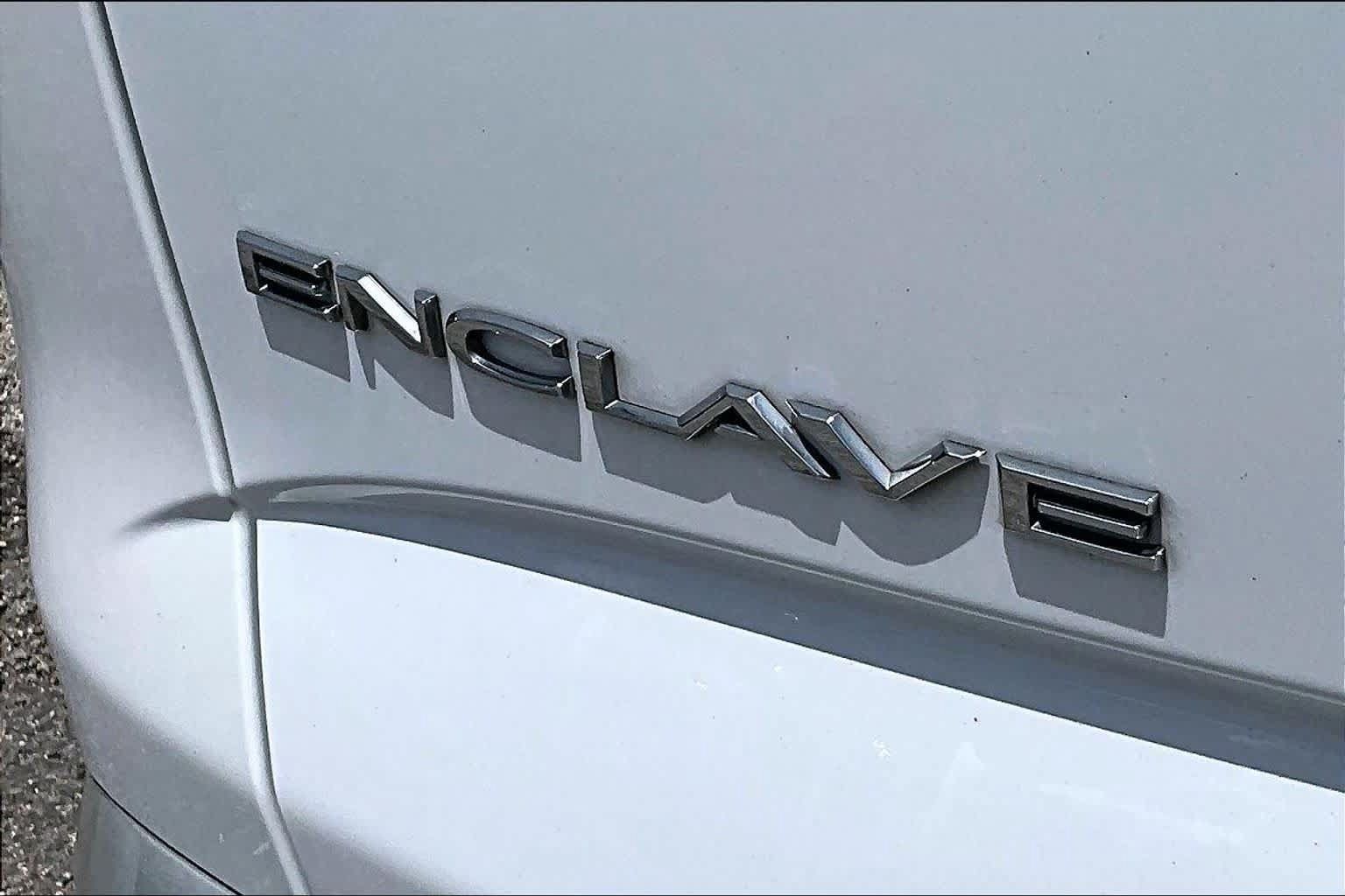 Used 2023 Buick Enclave Essence FWD image 19