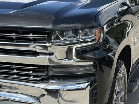 Used 2022 Chevrolet Silverado 1500 LT AWD/4WD image 11