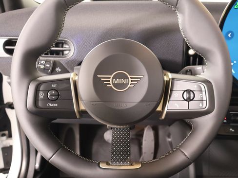 New 2026 MINI Cooper 4-Door Hardtop FWD image 3