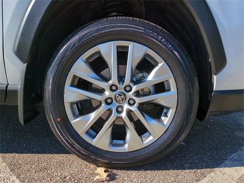 Used 2024 Toyota RAV4 XLE Premium image 11