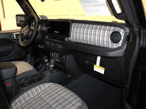 New 2026 Jeep Wrangler Unlimited Sport image 24