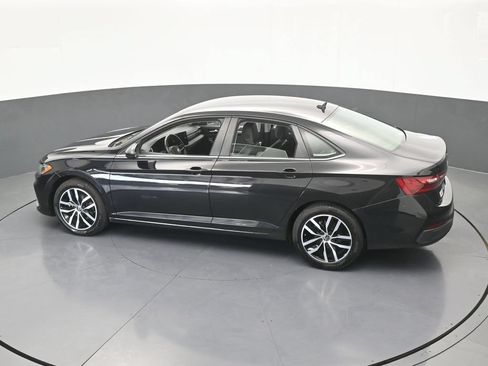 Used 2025 Volkswagen Jetta SE FWD image 45