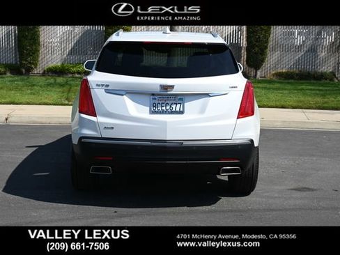Used 2018 Cadillac XT5 Premium Luxury w/ Driver Assist Package image 5