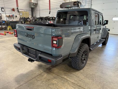 New 2025 Jeep Gladiator Sport AWD/4WD image 10