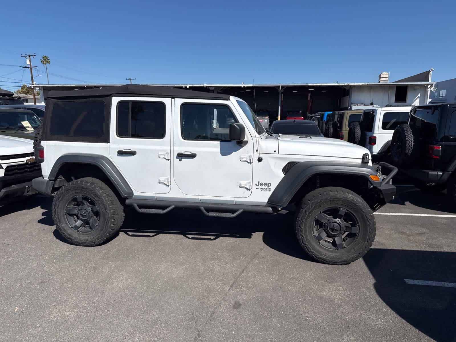 Used 2018 Jeep Wrangler Unlimited Sport S AWD/4WD image 3