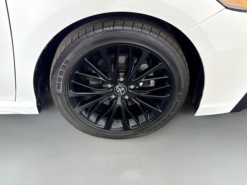 Used 2022 Toyota Camry SE w/ Convenience Package FWD image 32