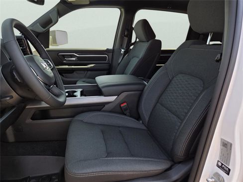 New 2026 RAM 1500 4x4 Crew Cab image 15