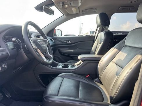 Used 2023 GMC Acadia SLT FWD image 12
