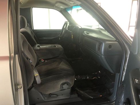 Used 2000 GMC Sierra 1500 SL w/ Convenience Group AWD/4WD image 16