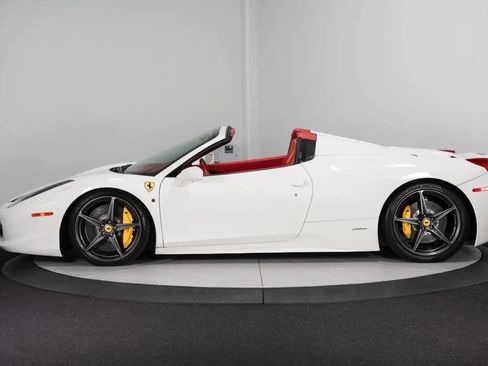 Used 2013 Ferrari 458 Spider RWD image 4