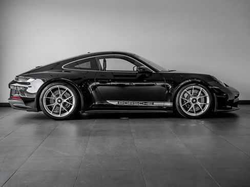 Certified 2022 Porsche 911 GT3 RWD image 8