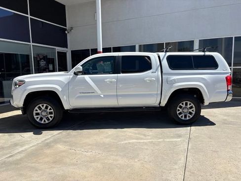 Used 2016 Toyota Tacoma SR5 w/ SR5 Appearance Package (SN) RWD image 7