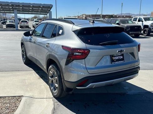 New 2026 Chevrolet Trax LT w/ Driver Confidence Package FWD image 22