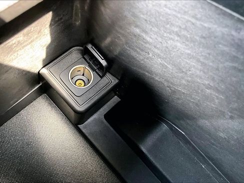 Used 2019 Ford Expedition Limited w/ Equipment Group 302A AWD/4WD image 32