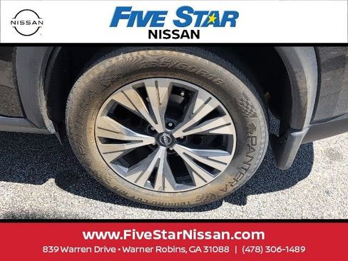 Used 2023 Nissan Rogue SV image 19