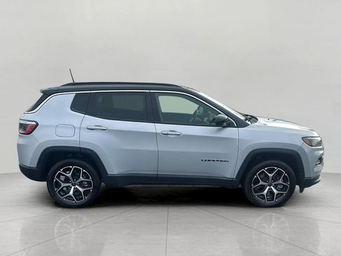 Used 2025 Jeep Compass Limited AWD/4WD image 8