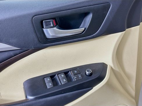 Used 2014 Toyota Highlander XLE image 15