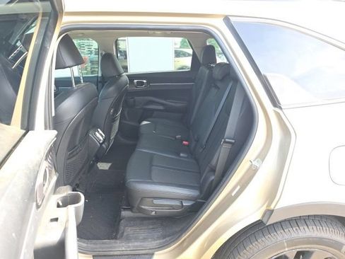 Used 2021 Kia Sorento S w/ Panoramic Sunroof Package AWD/4WD image 10