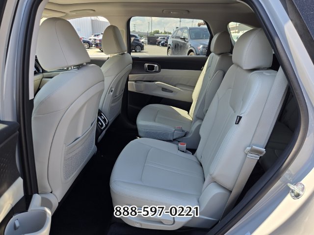 Used 2025 Kia Sorento SX FWD image 12