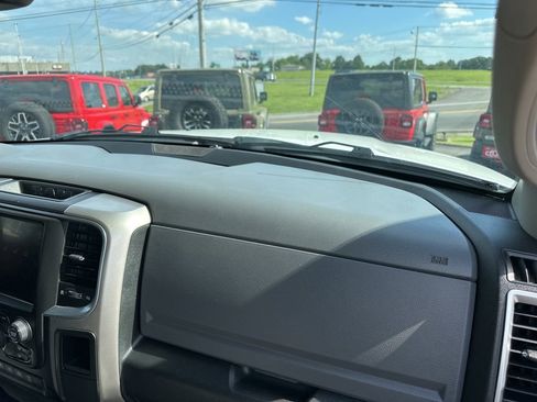Used 2017 RAM 2500 SLT AWD/4WD image 24