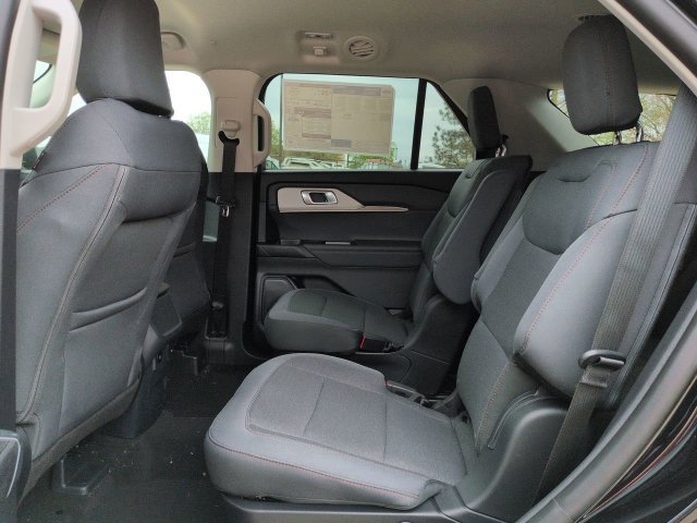 New 2026 Ford Explorer Active RWD image 14