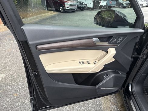 Used 2021 Audi Q5 Prestige w/ Prestige Package image 9