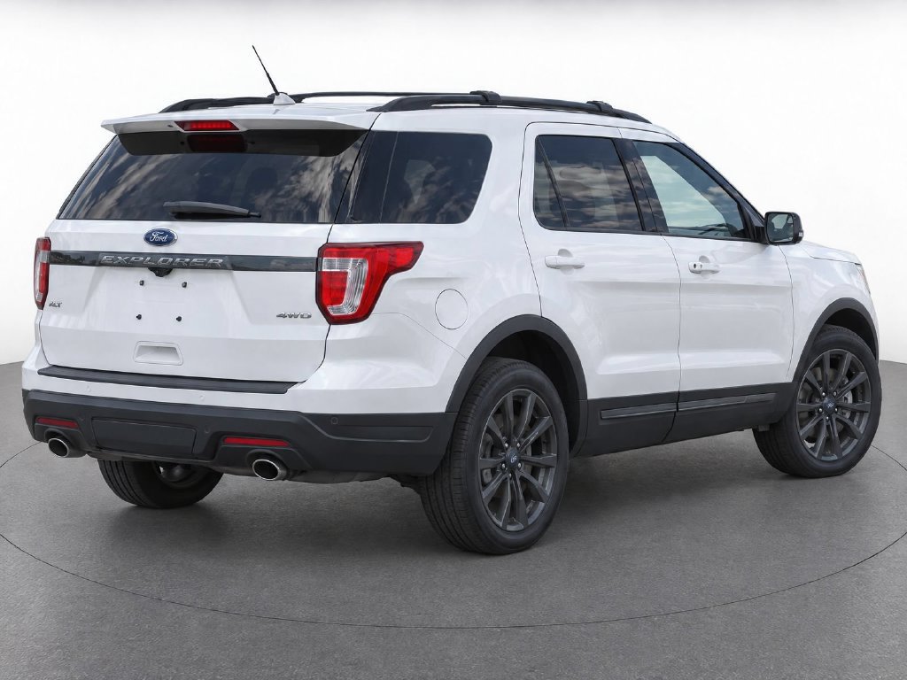 Used 2018 Ford Explorer XLT w/ XLT Appearance Package AWD/4WD image 7
