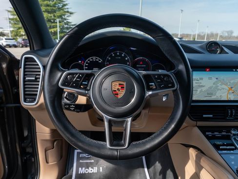 Used 2019 Porsche Cayenne image 24