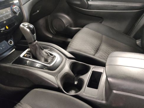 Used 2018 Nissan Rogue S FWD image 26