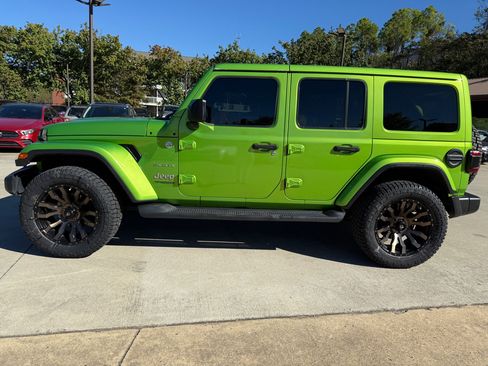 Used 2019 Jeep Wrangler Unlimited Sahara image 2
