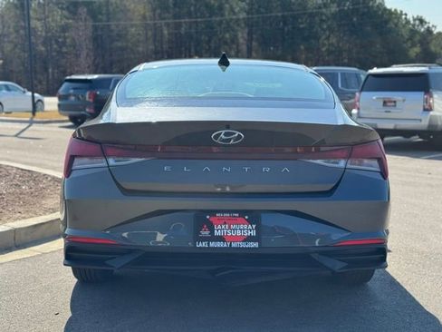 Used 2021 Hyundai Elantra SEL image 10