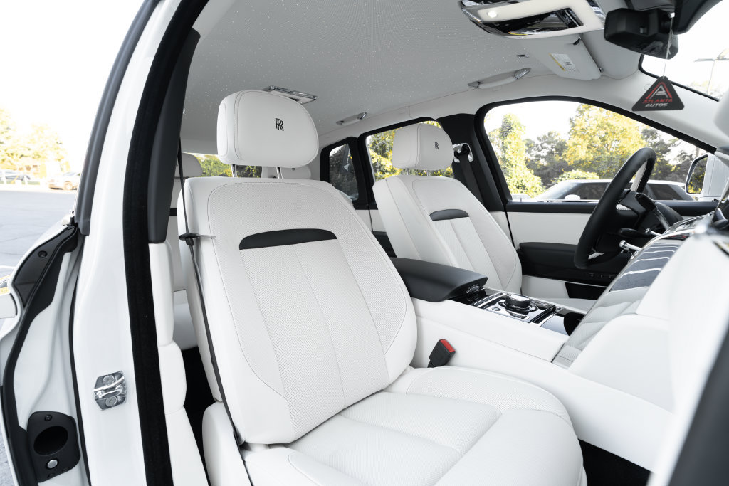Used 2026 Rolls-Royce Cullinan AWD/4WD image 42