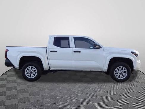 Used 2024 Toyota Tacoma SR image 4