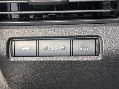 Used 2024 Nissan Altima 2.5 SV FWD image 29