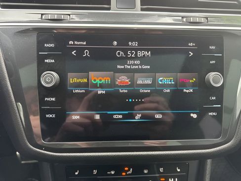 Used 2023 Volkswagen Tiguan SEL R-Line image 15